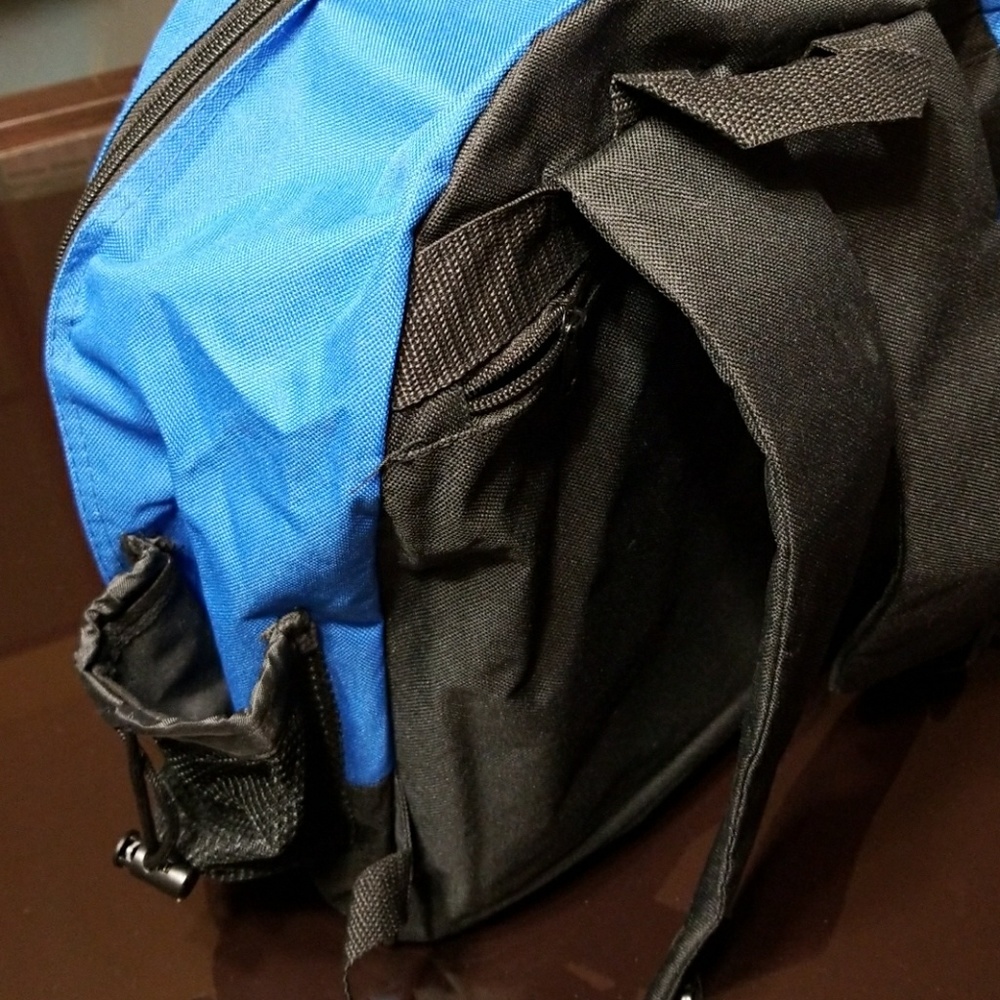 Back pack - Picture 2 of 3